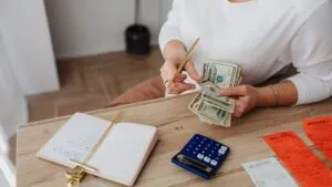 zdjęcie podglądowe tematu artykułu jakim są finanse